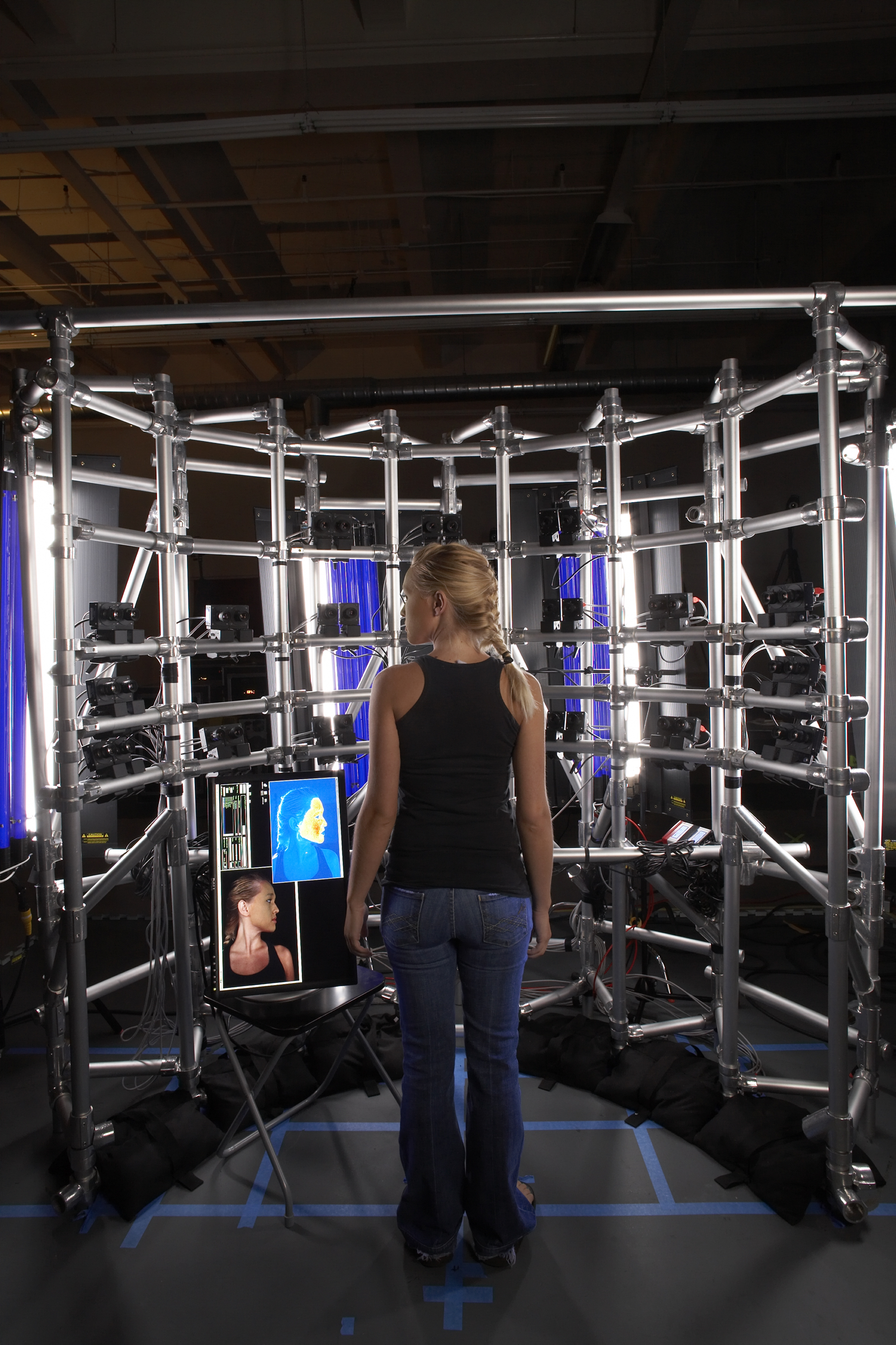 MOVA Contour Capture Volume full rear-view with LED arrays
